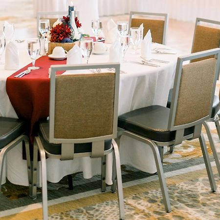 The Merrill Hotel & Conference Center, Muscatine, A Tribute Portfolio Hotel Экстерьер фото