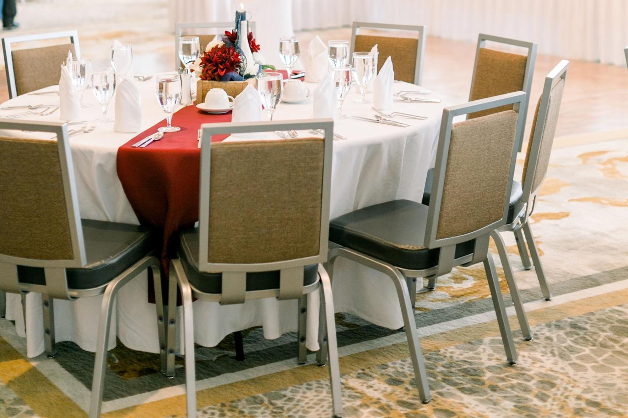 The Merrill Hotel & Conference Center, Muscatine, A Tribute Portfolio Hotel Экстерьер фото