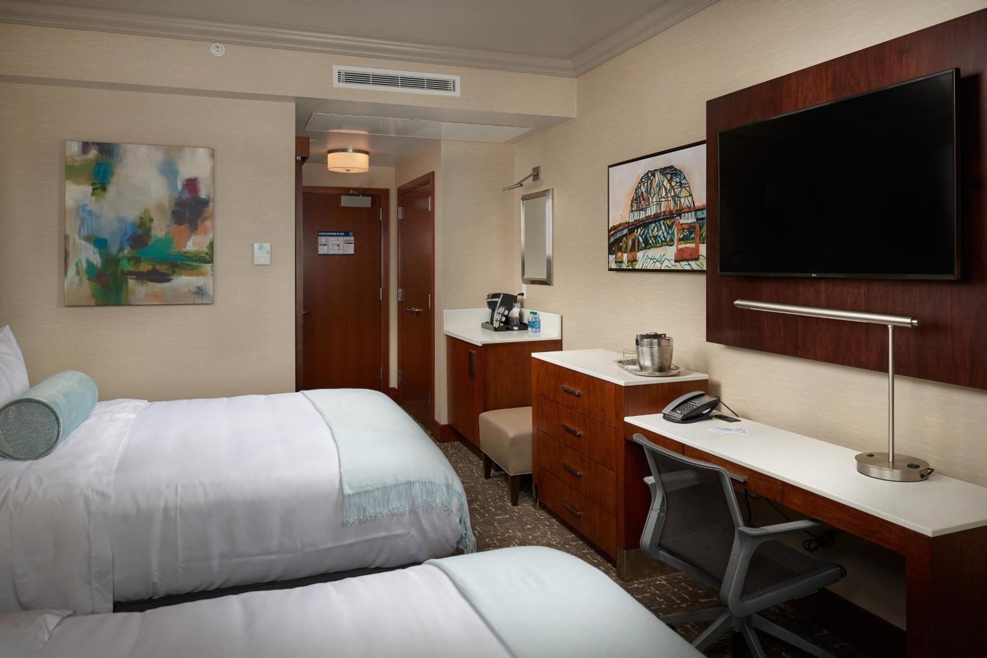 The Merrill Hotel & Conference Center, Muscatine, A Tribute Portfolio Hotel Экстерьер фото