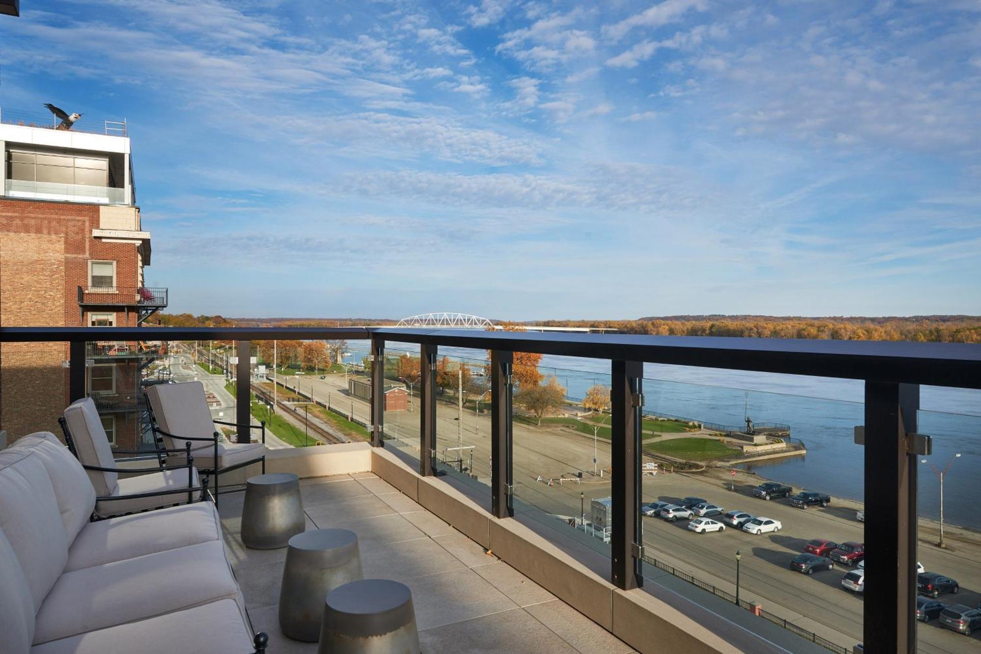 The Merrill Hotel & Conference Center, Muscatine, A Tribute Portfolio Hotel Экстерьер фото