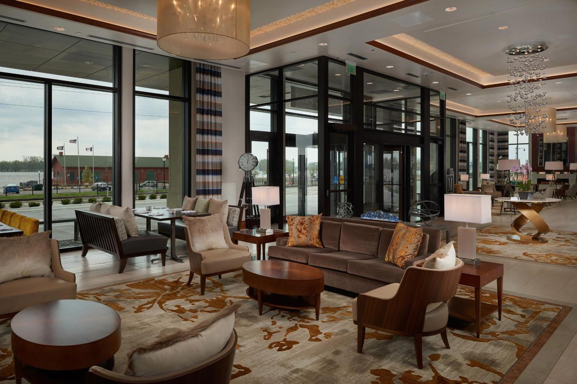 The Merrill Hotel & Conference Center, Muscatine, A Tribute Portfolio Hotel Экстерьер фото